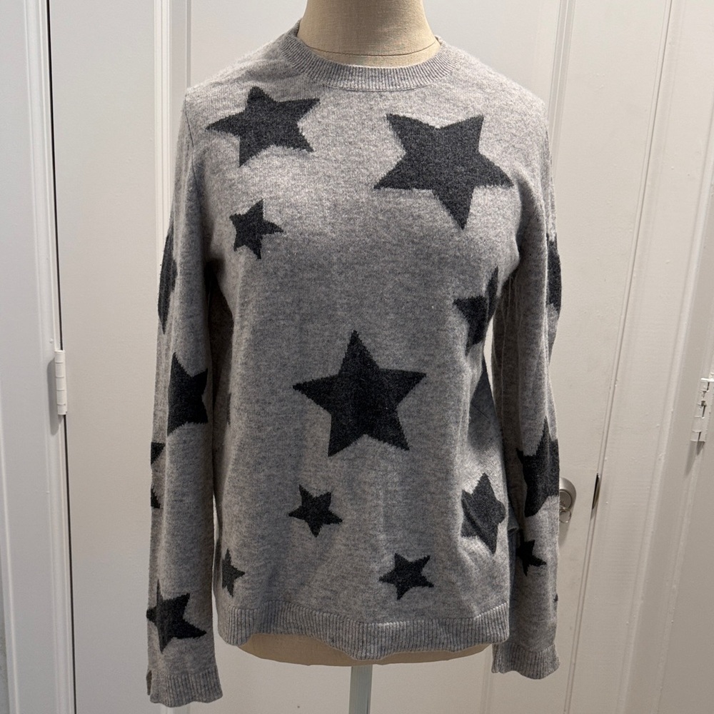Neiman Marcus Gray Star Cashmere Sweater